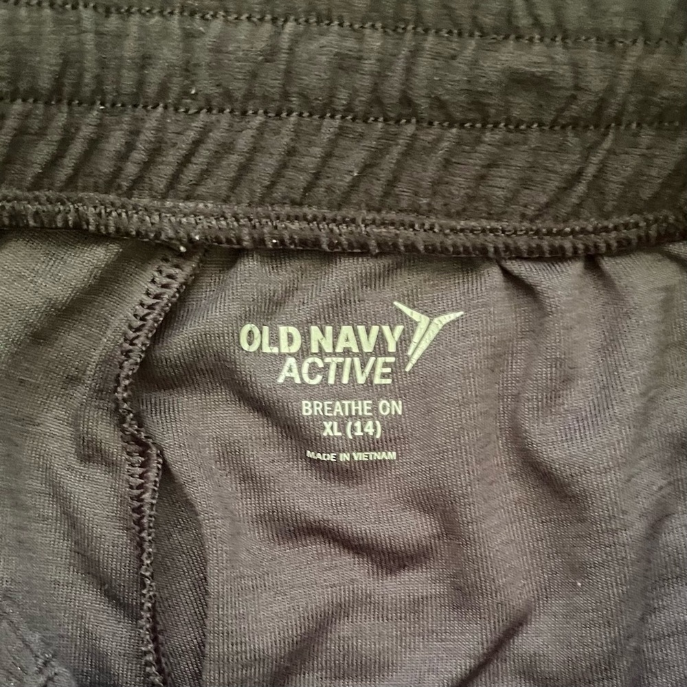 Old Navy casual spots athleisure shorts Girl/Junior XL (14)flowyblack split hem - Picture 11 of 11